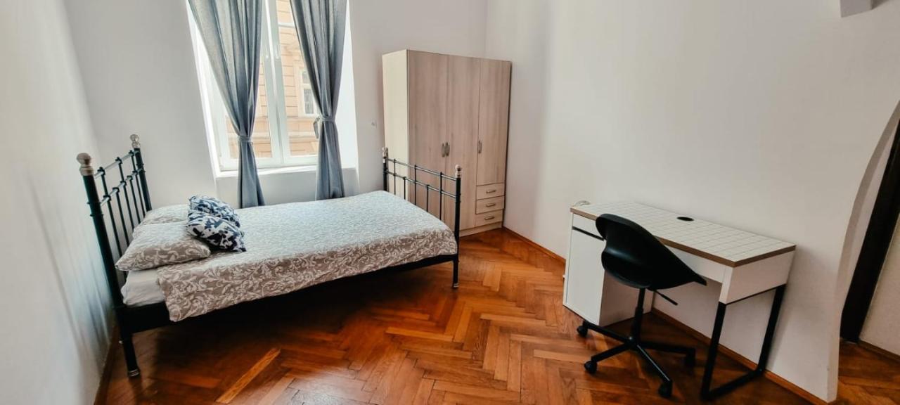 Batorego Apartment Краків Екстер'єр фото