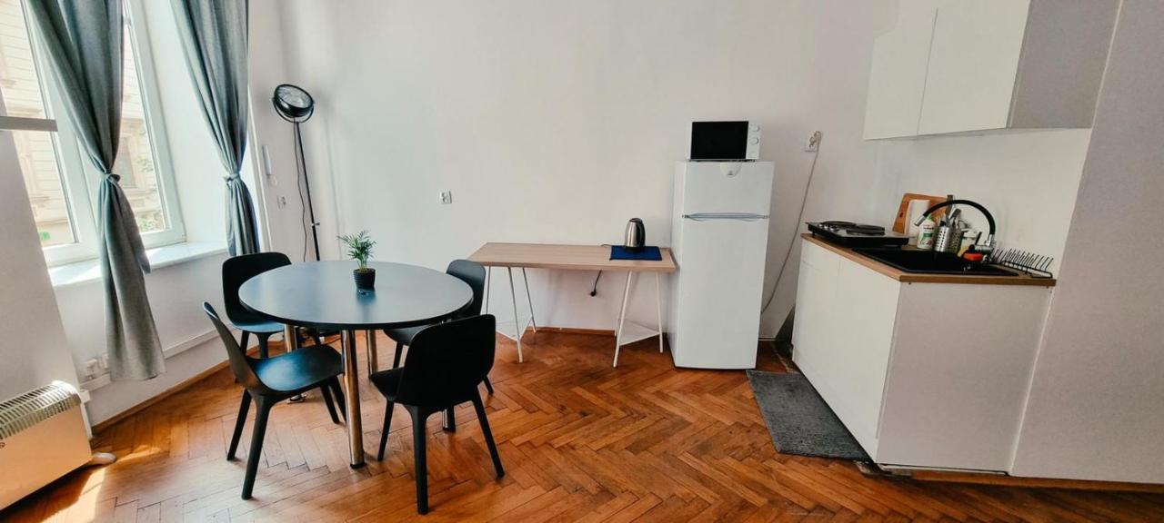 Batorego Apartment Краків Екстер'єр фото