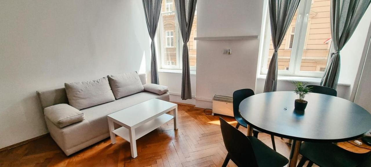 Batorego Apartment Краків Екстер'єр фото
